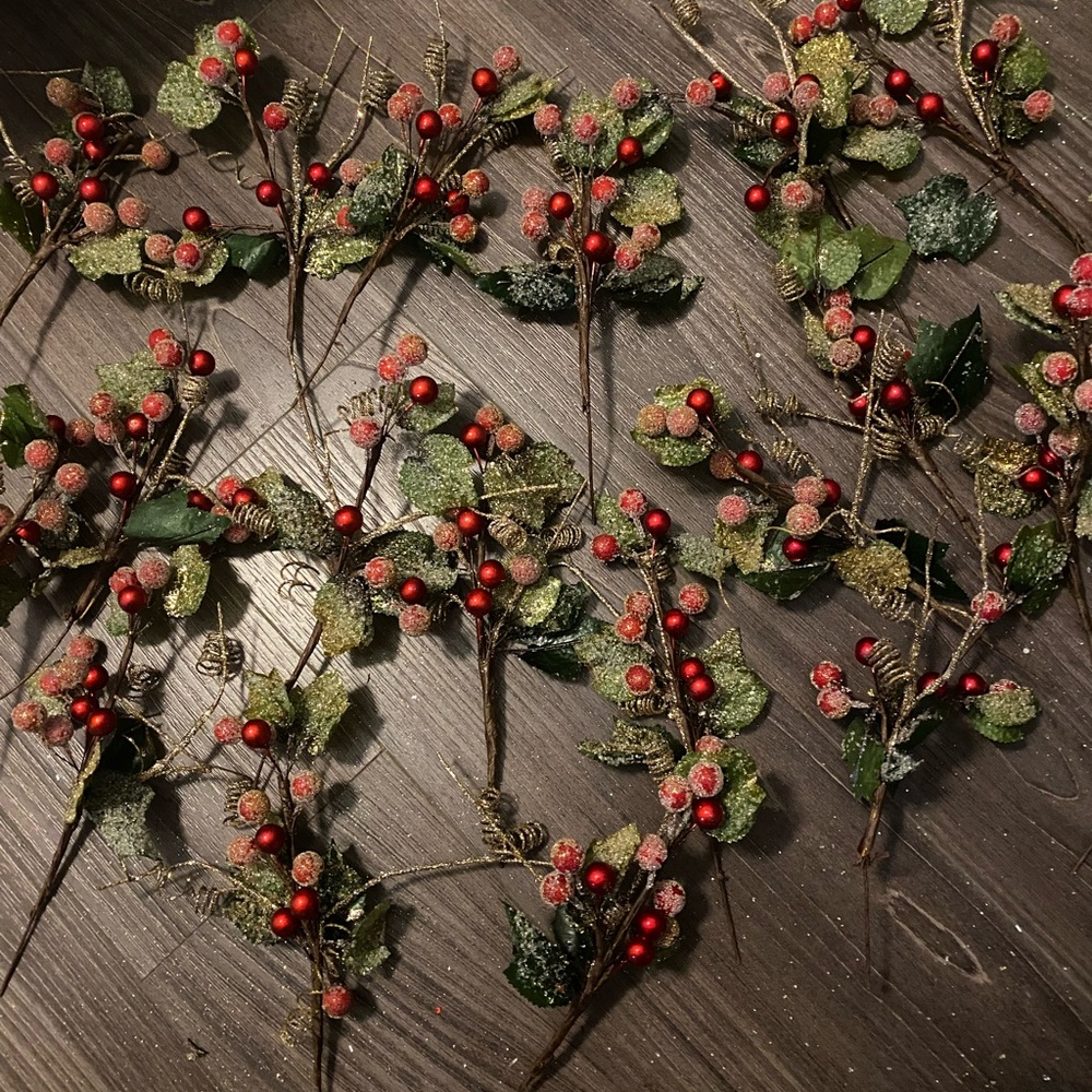 20 frosted crystals burgundy and gold berries picks for xmass tree